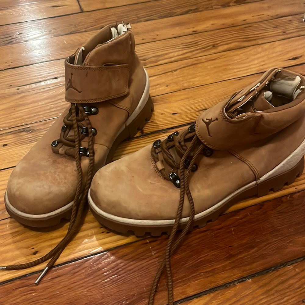 Vintage Jordan boots